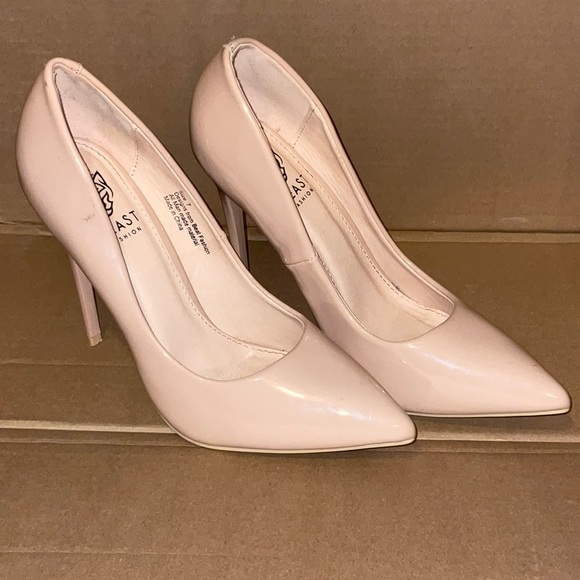 Shoes - Picture 2 of 6